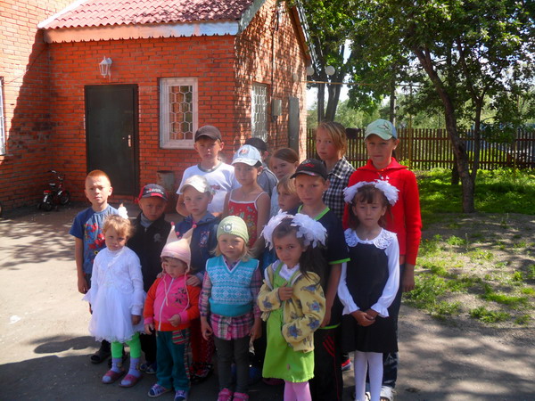 Академик Л. П. Кураков поздравил детей с праздником детства